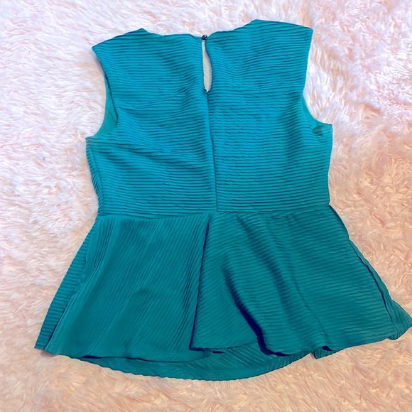 Greenish bluish top 👗 ripple - Picture 3 of 3